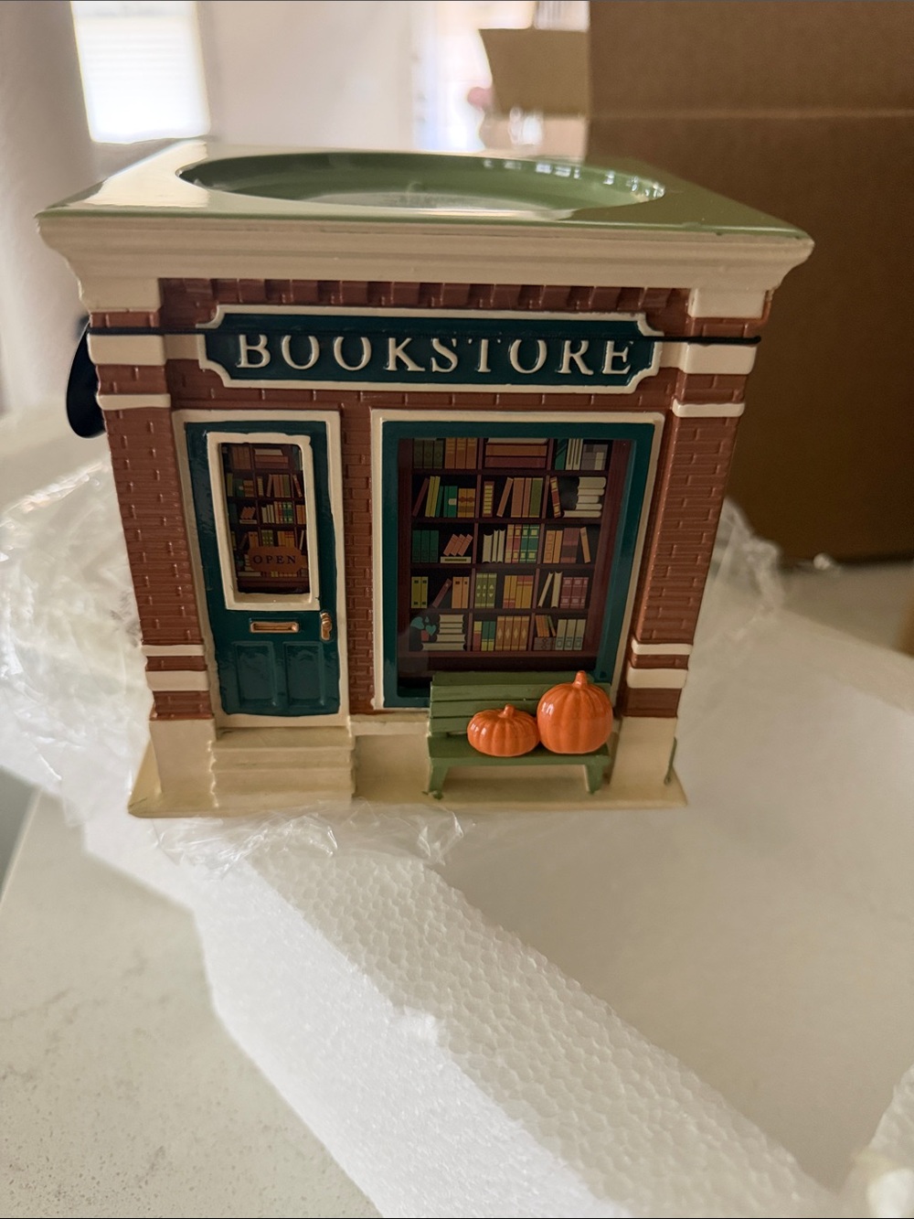 Bath & Body Works BookStore & Coffee Shop light up candle holder